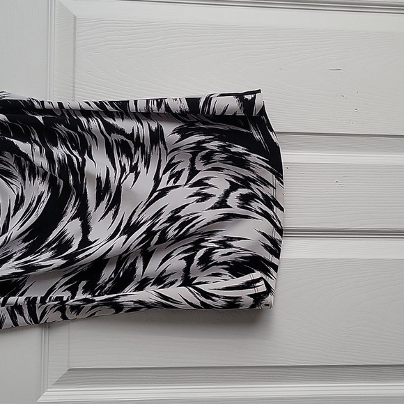 Kenneth Cole Reaction Sleeveless Blouse - Picture 2 of 11